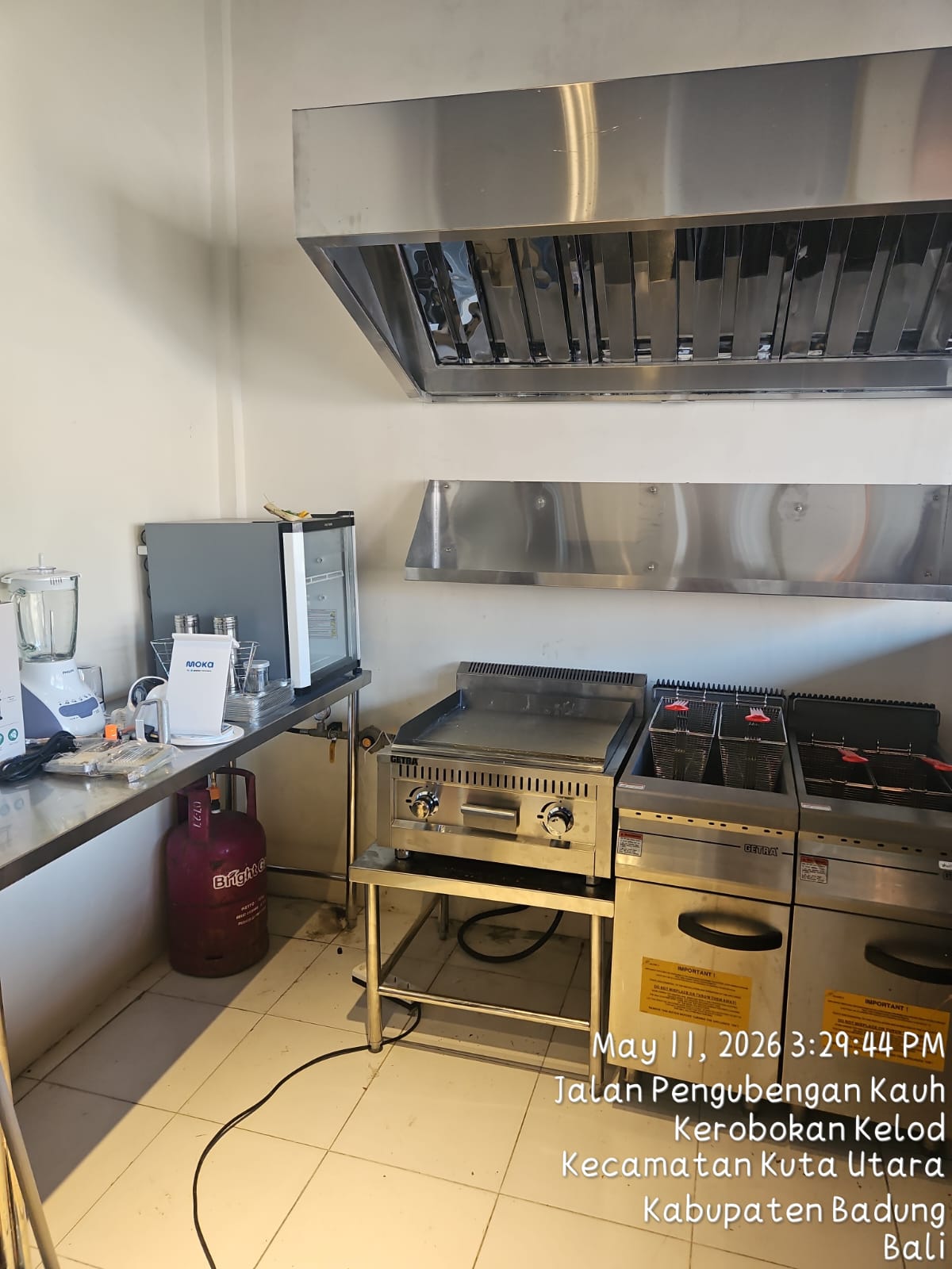 Kitchen hood & equipment